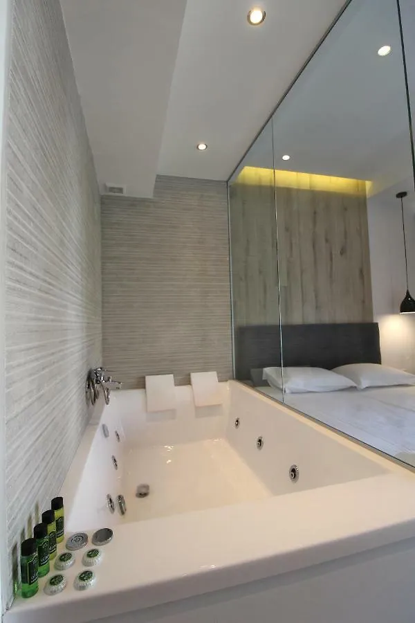 Apartment Yellow Suite Group Mesitiki Thessaloniki