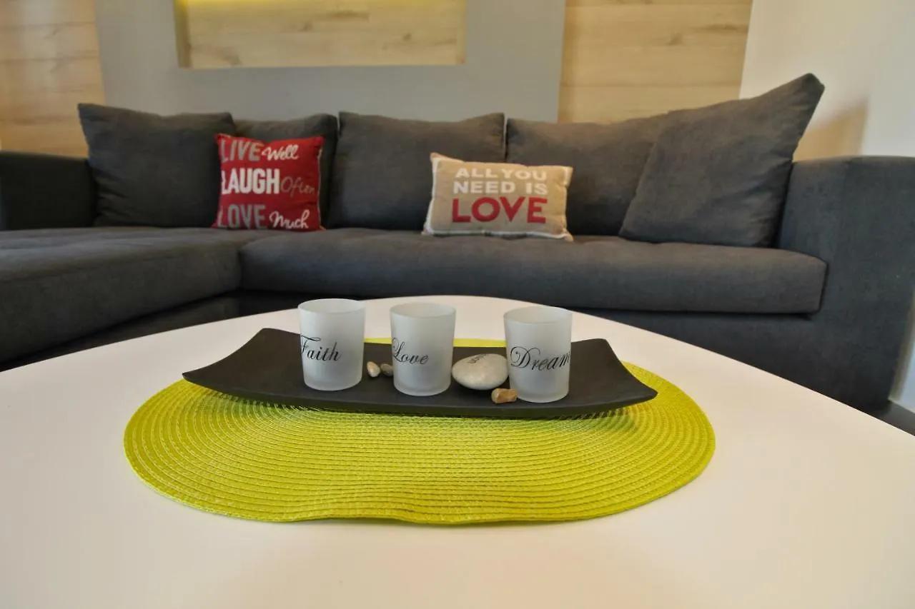 Yellow Suite Group Mesitiki Thessaloniki 0*,