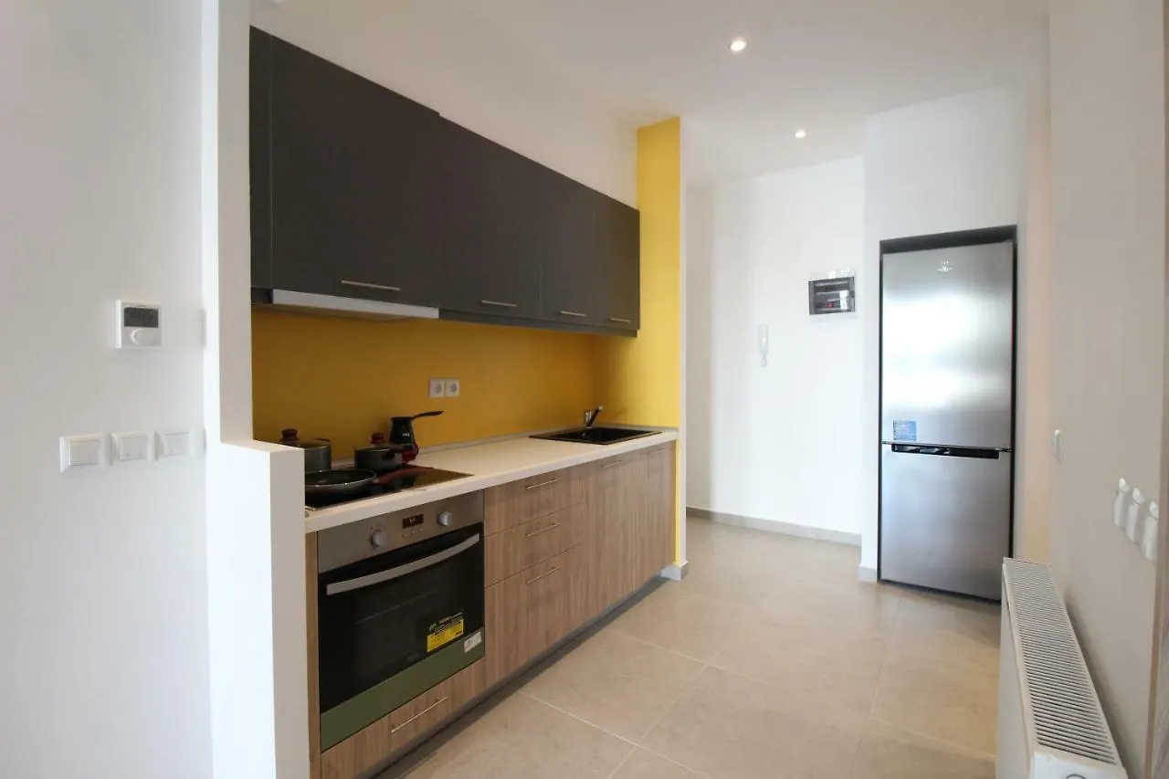 Yellow Suite Group Mesitiki Thessaloniki Apartment